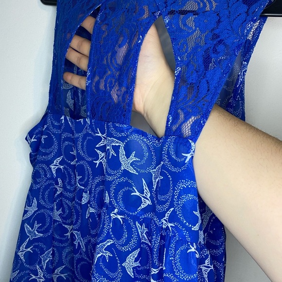 COPY - Blue Sheer Bird Pattern Sleeveless Top - Picture 5 of 5